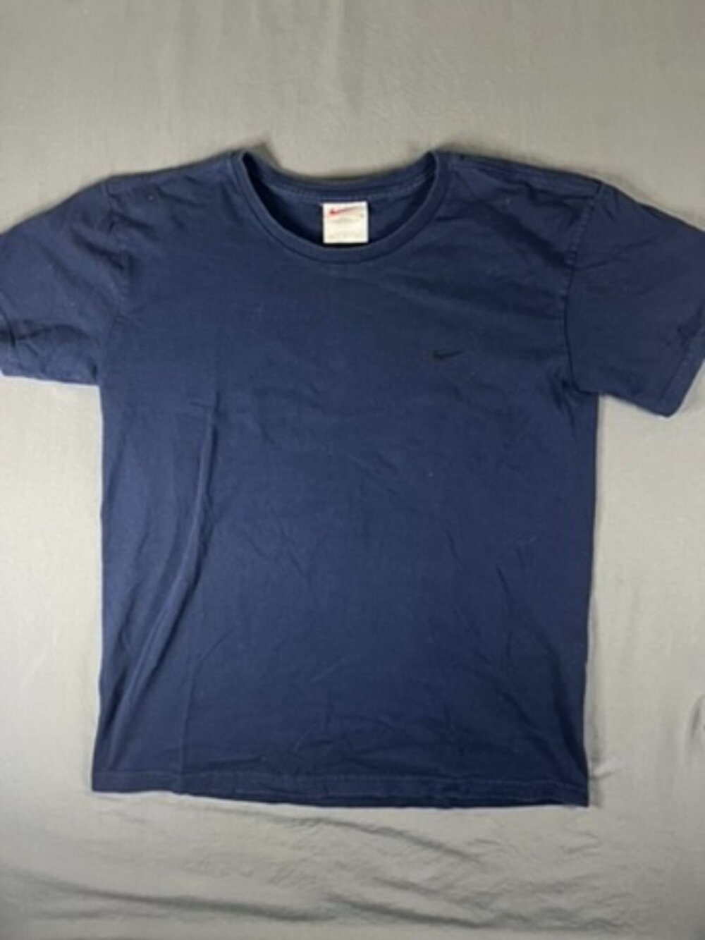 vintage 90s Nike t shirt minimalist logo Men’s medium Navy Blue